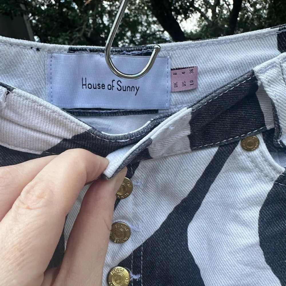 House of Sunny Zebra Print Button-Fly Jeans - Picture 4 of 6